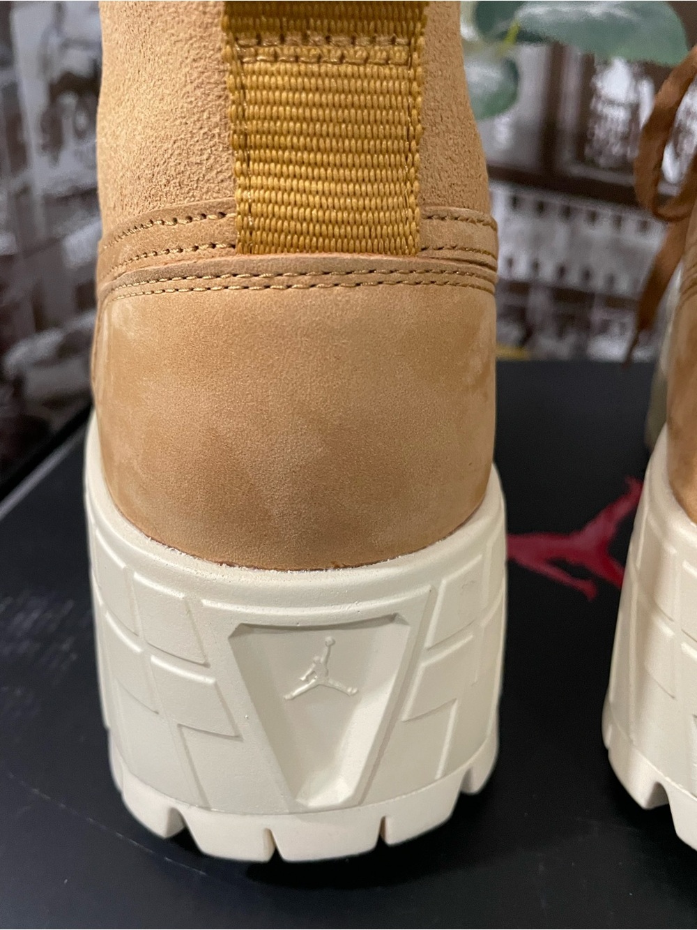 New - Nike Air Jordan 1 High-Top Brooklyn Boots Women's Wheat/Muslin-Wheat FJ573 - Picture 6 of 13